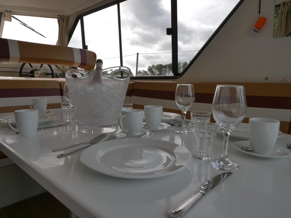 Vivienne Hotel Ballymoney Eksteriør billede